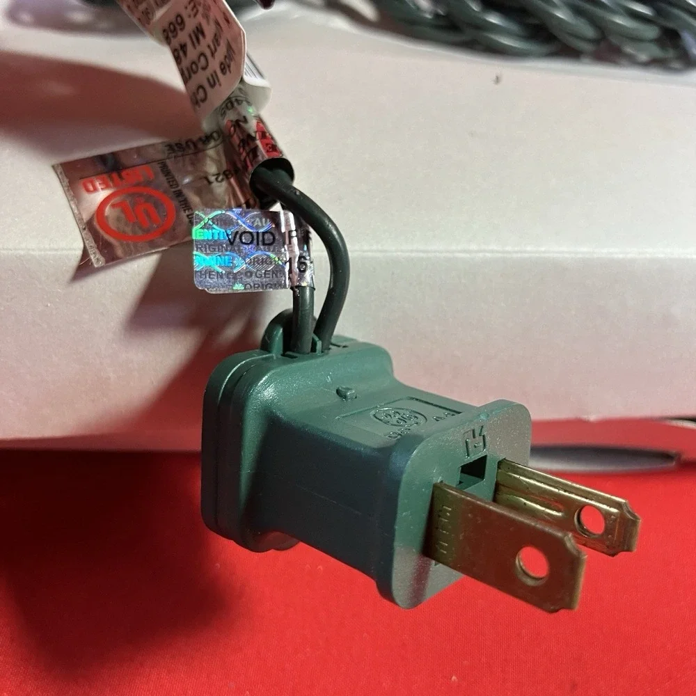 1 Box 2002 GE Pro-Line 100 Outdoor Commercial Grade Connect 6 Multi Color Lights